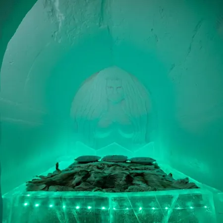 Sorrisniva Igloo מלון 5*