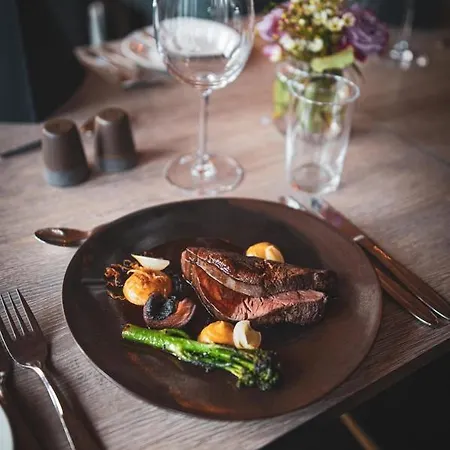 מלון Sorrisniva Igloo 5*