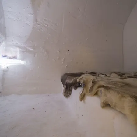 Sorrisniva Igloo מלון 5*