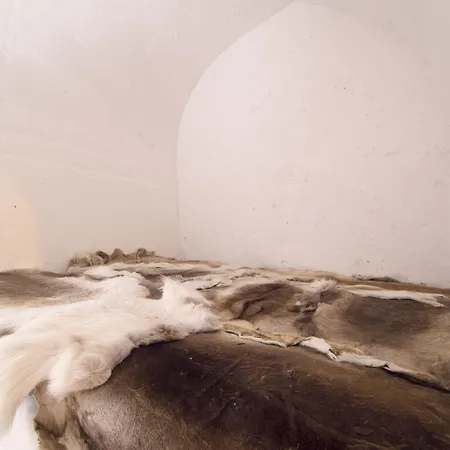 מלון Sorrisniva Igloo