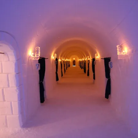 מלון Sorrisniva Igloo 5*